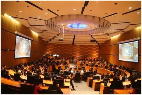 频繁跳槽与爱岗敬业，哪个更容易成功？