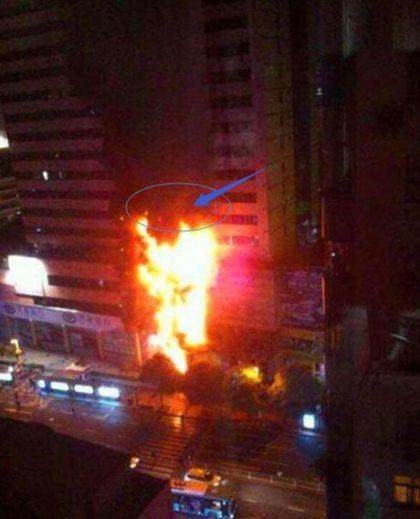商贸大厦发生大火灾，佛堂在大火中奇迹般完好无损