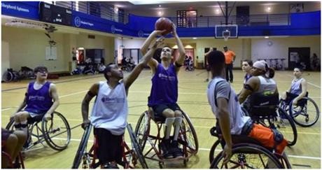 顽强的生命：从子宫里伸出来的“希望之手”