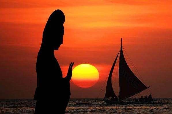 他比菩萨、阿罗汉还厉害吗？是佛陀或等妙觉菩萨转世吗？